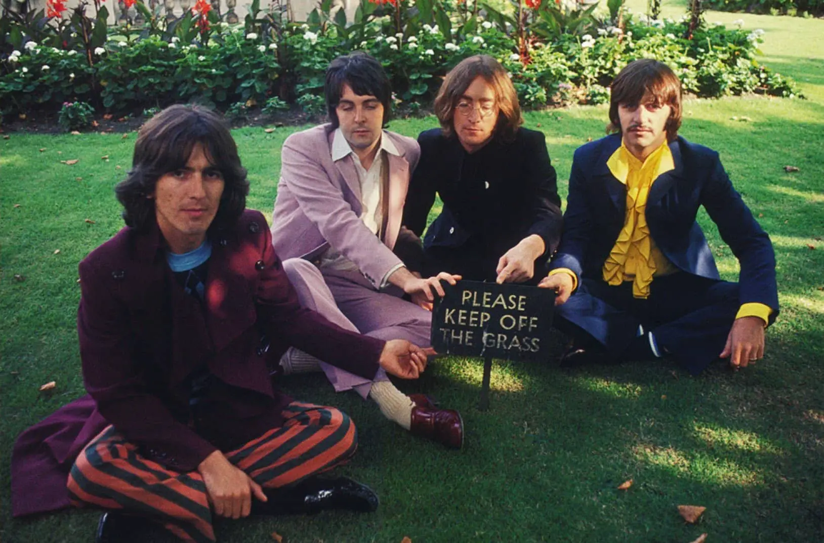 Geoge Harrison, Paul McCartney, John Lennon e Ringo Starr